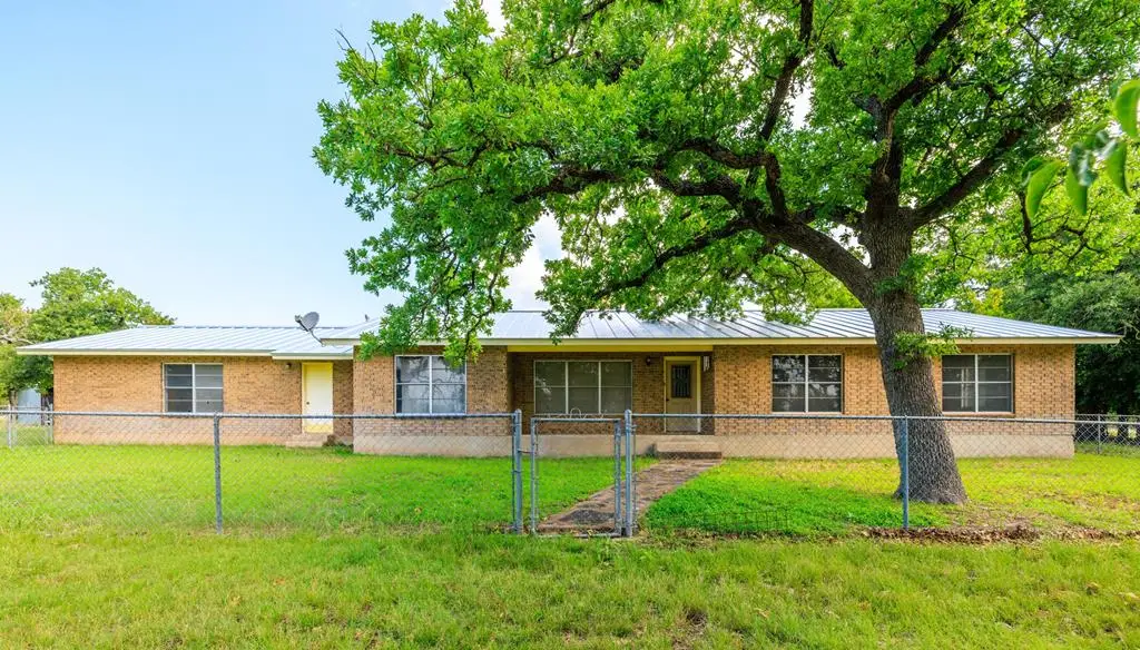 8218 N Us Hwy 87, Fredericksburg, TX 78624 - Image #1