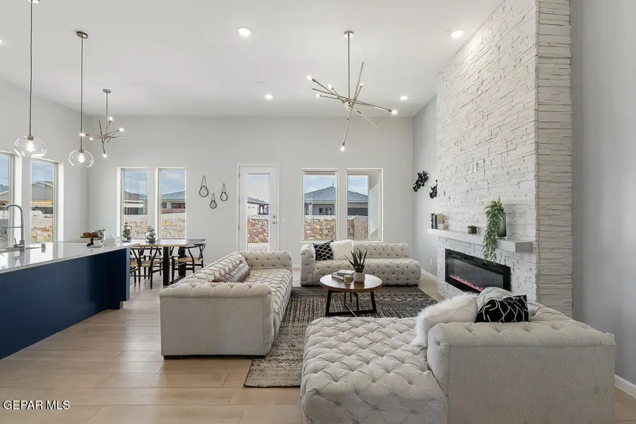 2516 Sammy Cervantes Street, El Paso, TX 79938 - #3