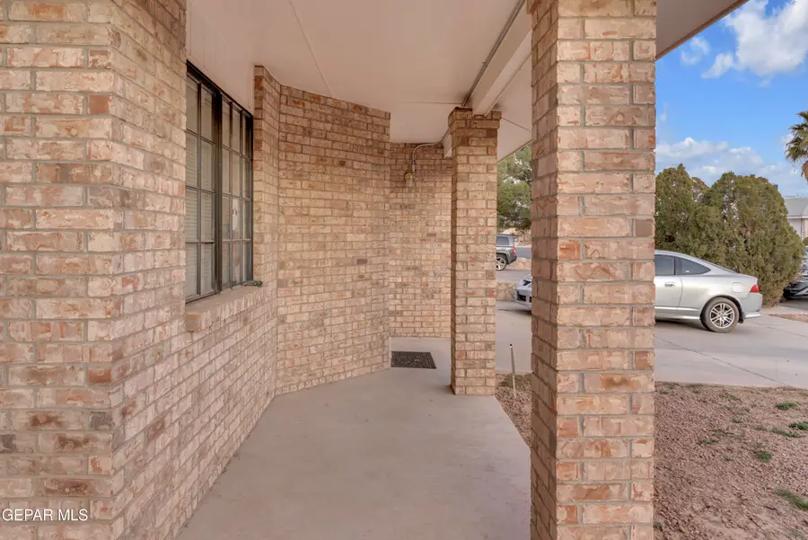 11421 Lone Wolf Circle, El Paso, TX 79936 - Image #2