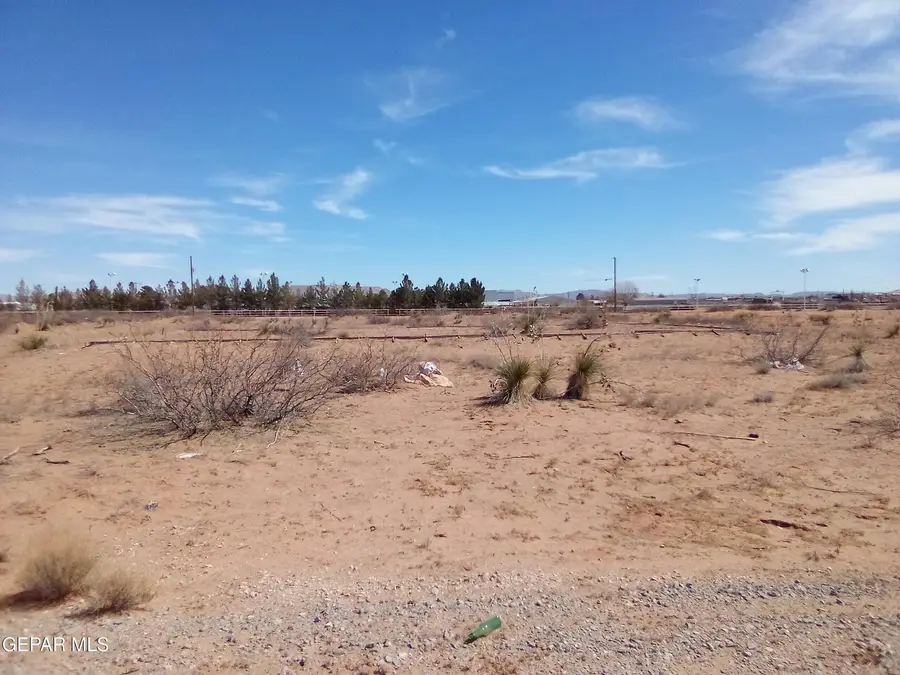 4920 Fort Defiance Drive, El Paso, TX 79938 - #3