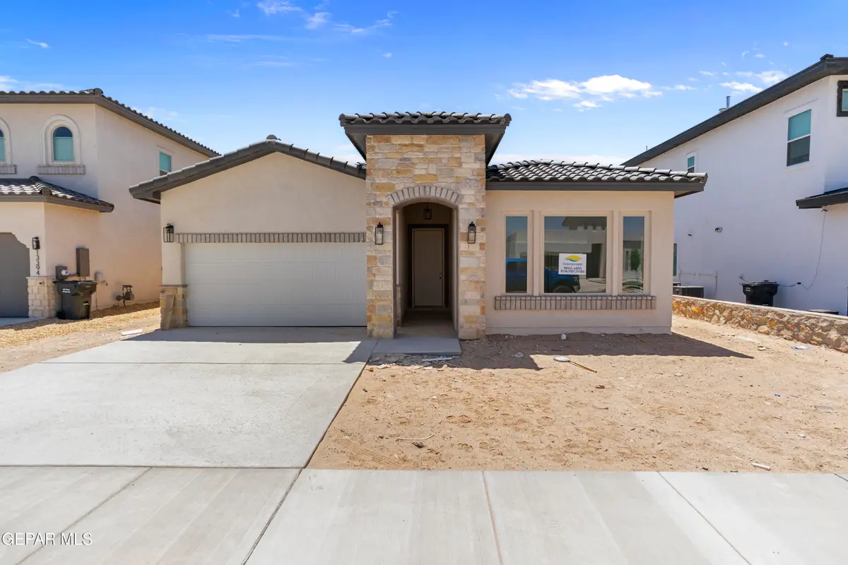 13390 Carterton Avenue, Horizon City, TX 79928 - #1