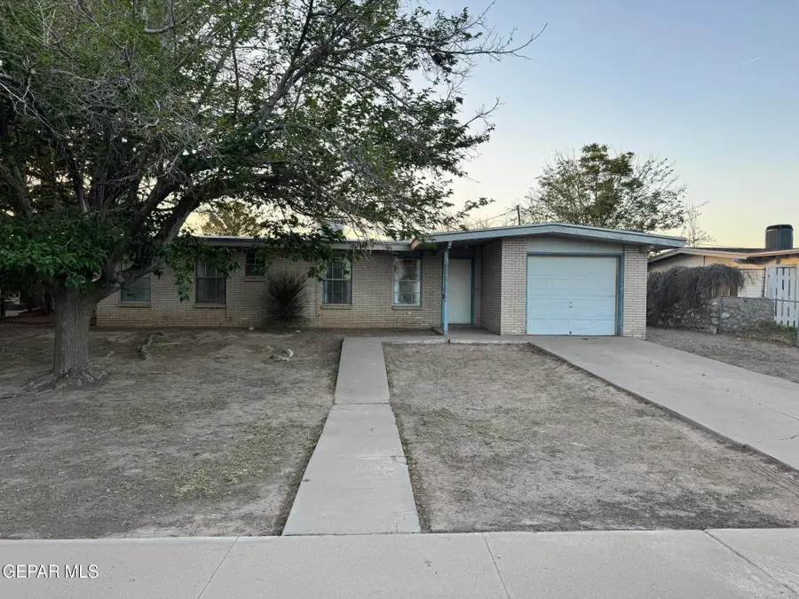 305 Corvena Way, El Paso, TX 79922 - Image #2