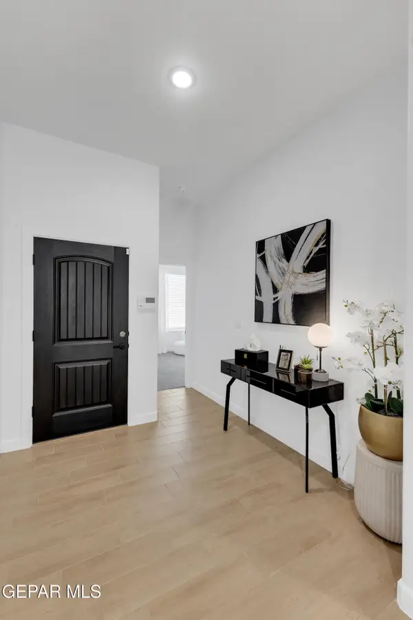 100 Bonnie Trail, Sunland Park, NM 88063