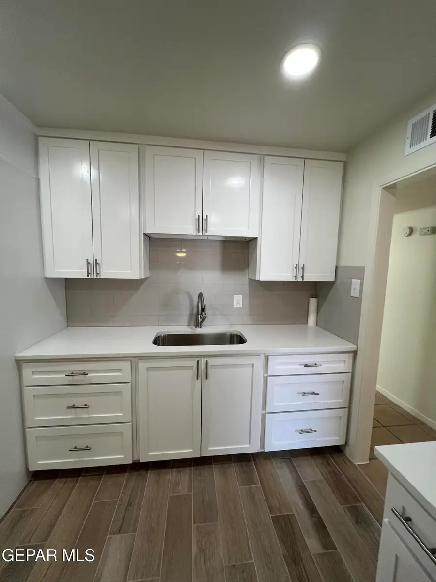 6044 Cabrillo Drive, El Paso, TX 79912 - Image #2