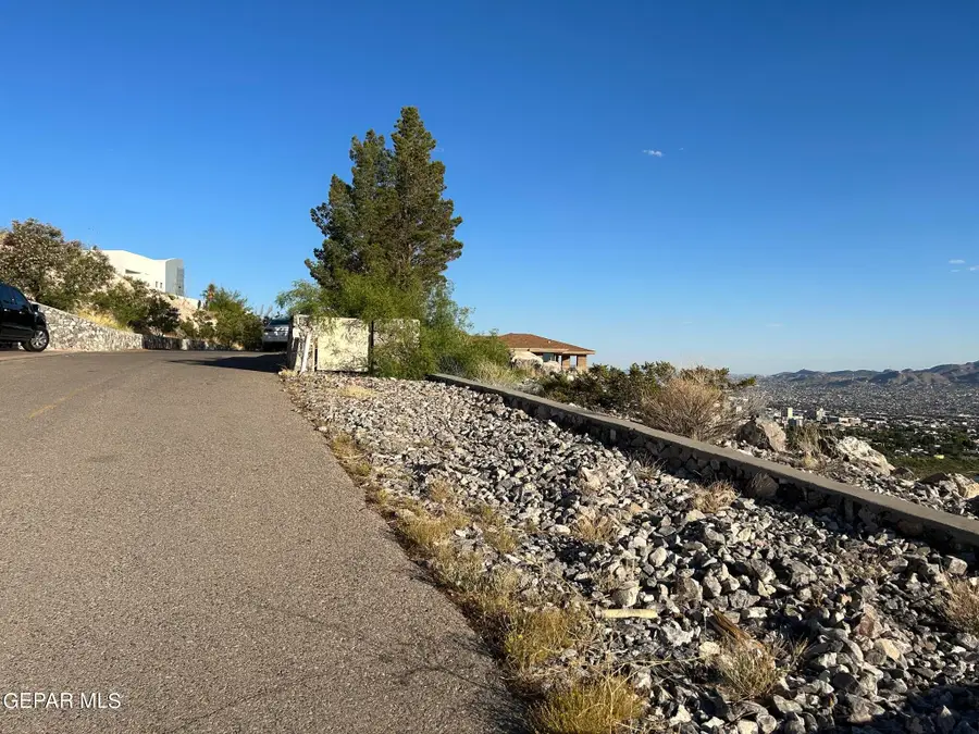 24 Sierra Crest Drive, El Paso, TX 79902 - #2