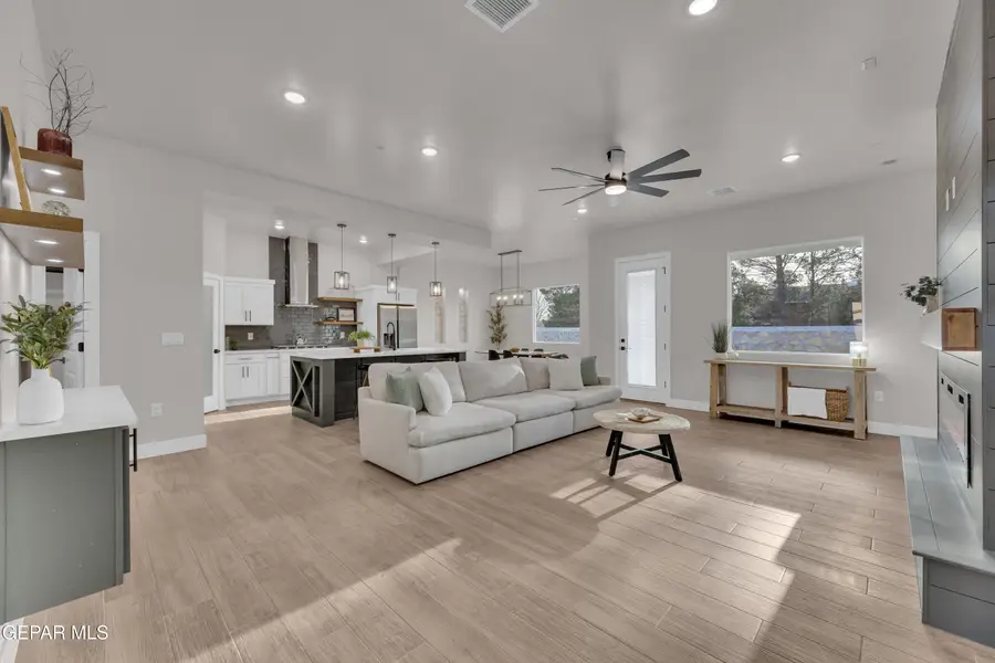 284 Emerald Dust Place, Horizon City, TX 79928 - #3