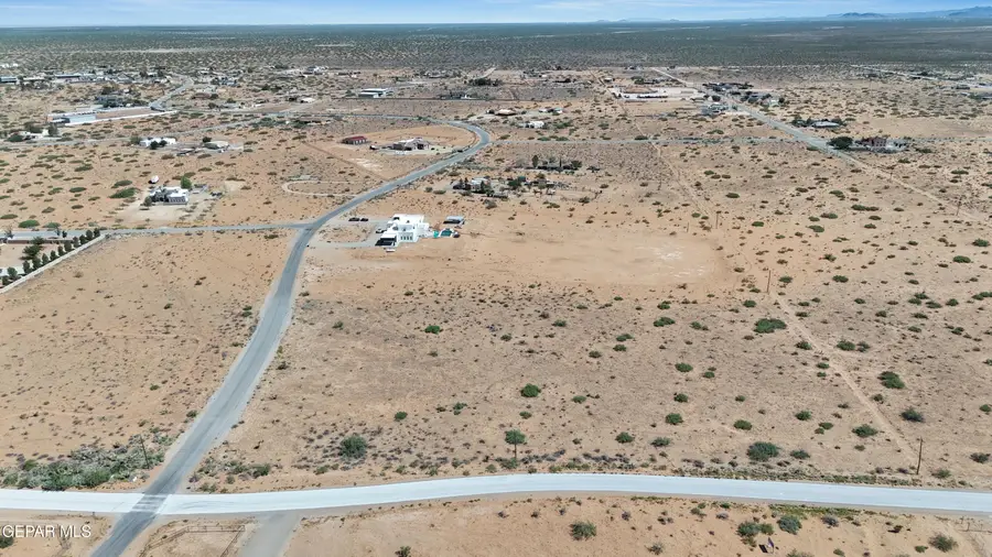 5700 Desert Willow Drive, El Paso, TX 79938 - #2