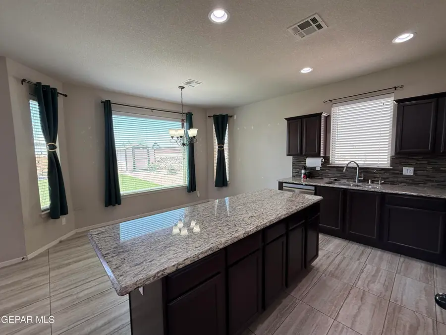 13236 Emerald Isle Street, Horizon City, TX 79928 - Image #3