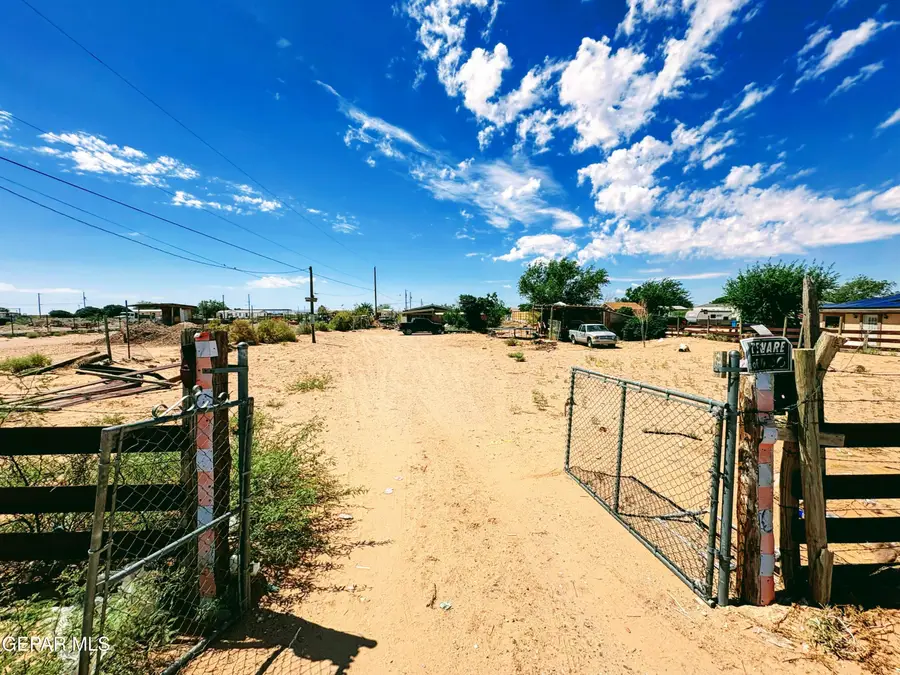 15030 Colonia Tierra Road, El Paso, TX 79928 - #2