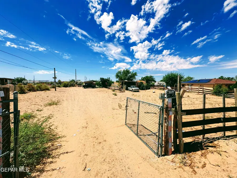 15030 Colonia Tierra Road, El Paso, TX 79928 - #3