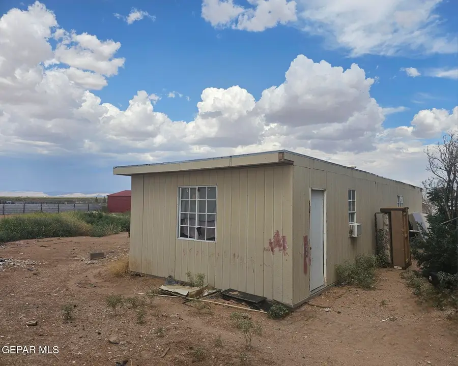 15521 Stratford Road, El Paso, TX 79928 - Image #2