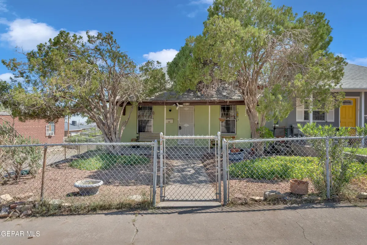 2212 Silver Avenue, El Paso, TX 79930 - Image #1
