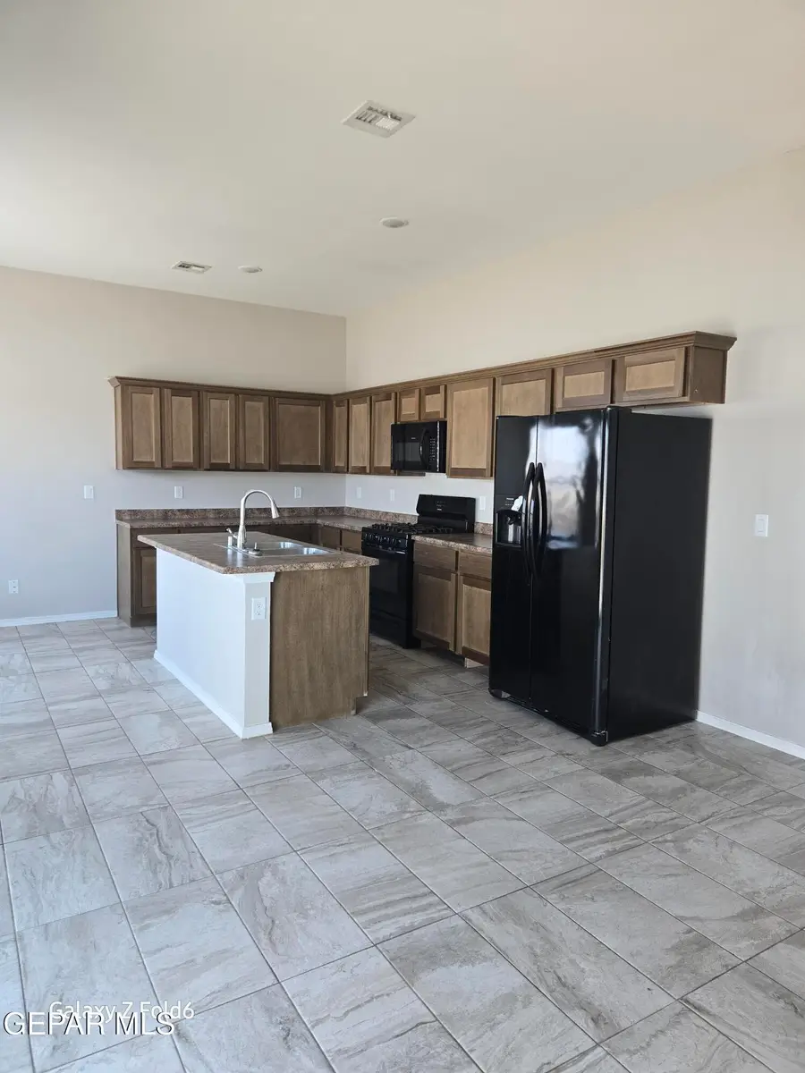 476 Spc Isaac Trujillo Drive #A & B, Socorro, TX 79927 - Image #3