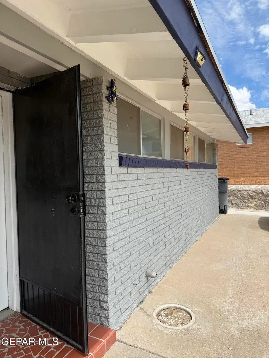 313 Clairemont Road, El Paso, TX 79912 - Image #3