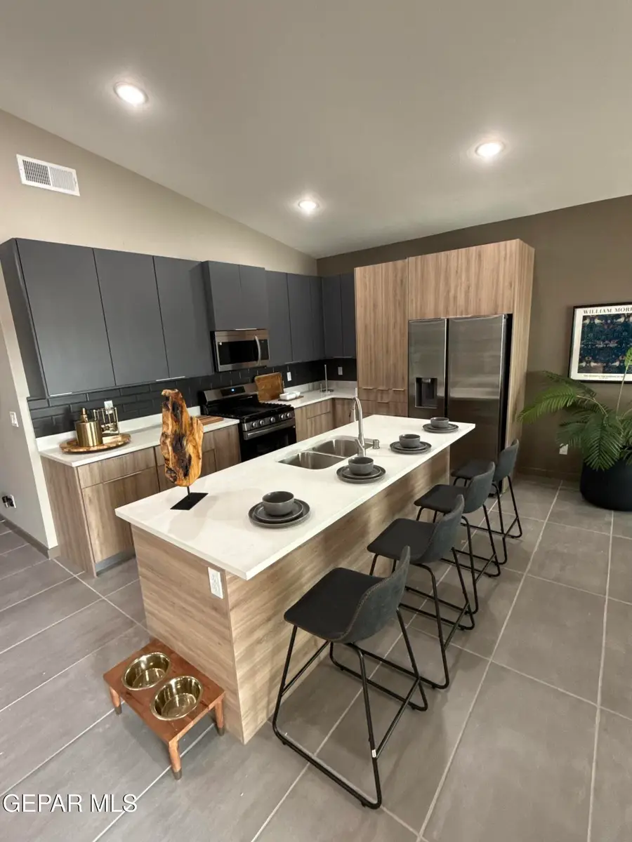 8412 Wally Place, Vinton, TX 79821 - Image #3