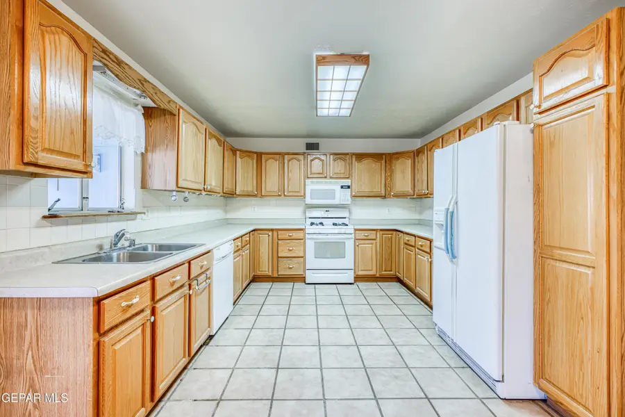 5800 Nike Lane, El Paso, TX 79924 - #3