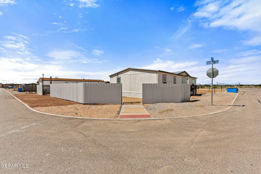 361 Joya Bonita Road, Clint, TX 79836 - Image #2