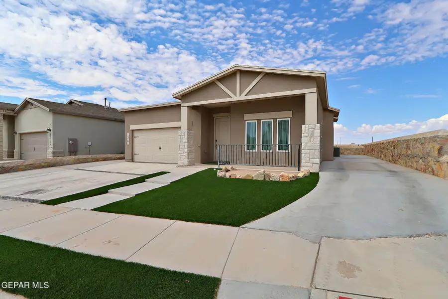 13761 Villa Vista Avenue, Horizon City, TX 79928 - Image #2