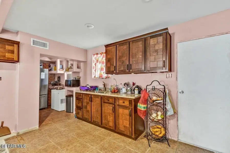 143 La Cienega Drive, Socorro, TX 79927 - Image #3