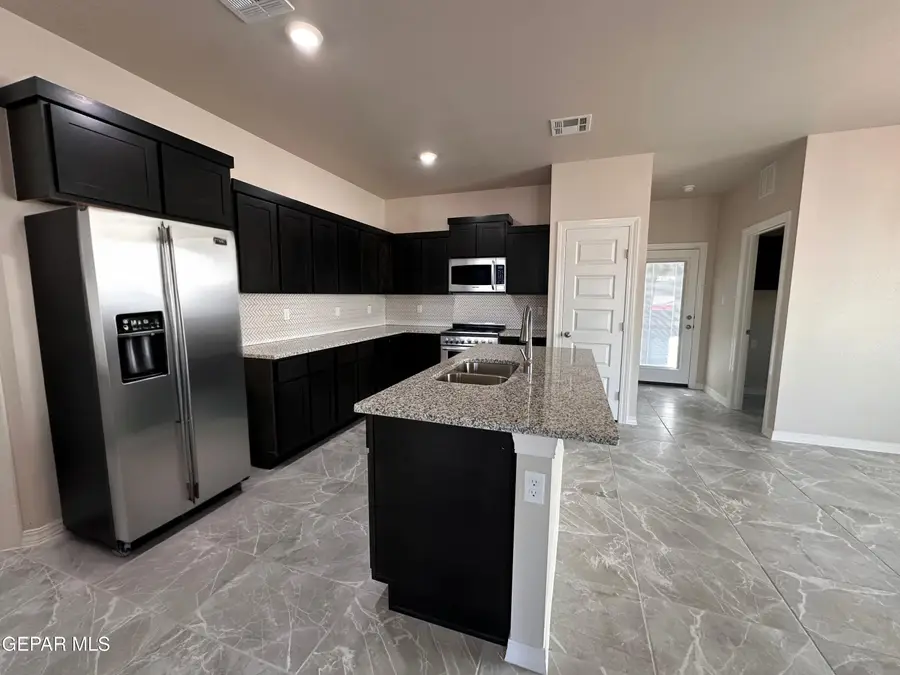 729 Paseo Del Agua Street, Horizon City, TX 79928 - Image #3