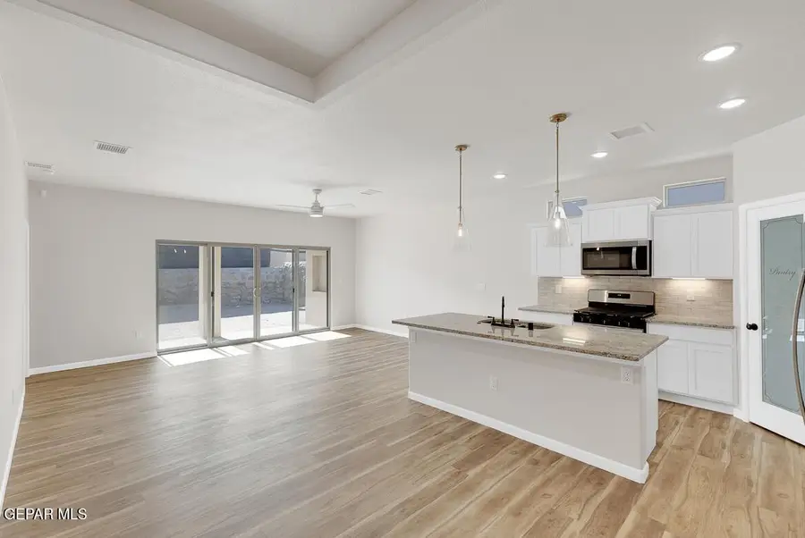 936 Aqueduct Avenue, El Paso, TX 79932 - Image #3