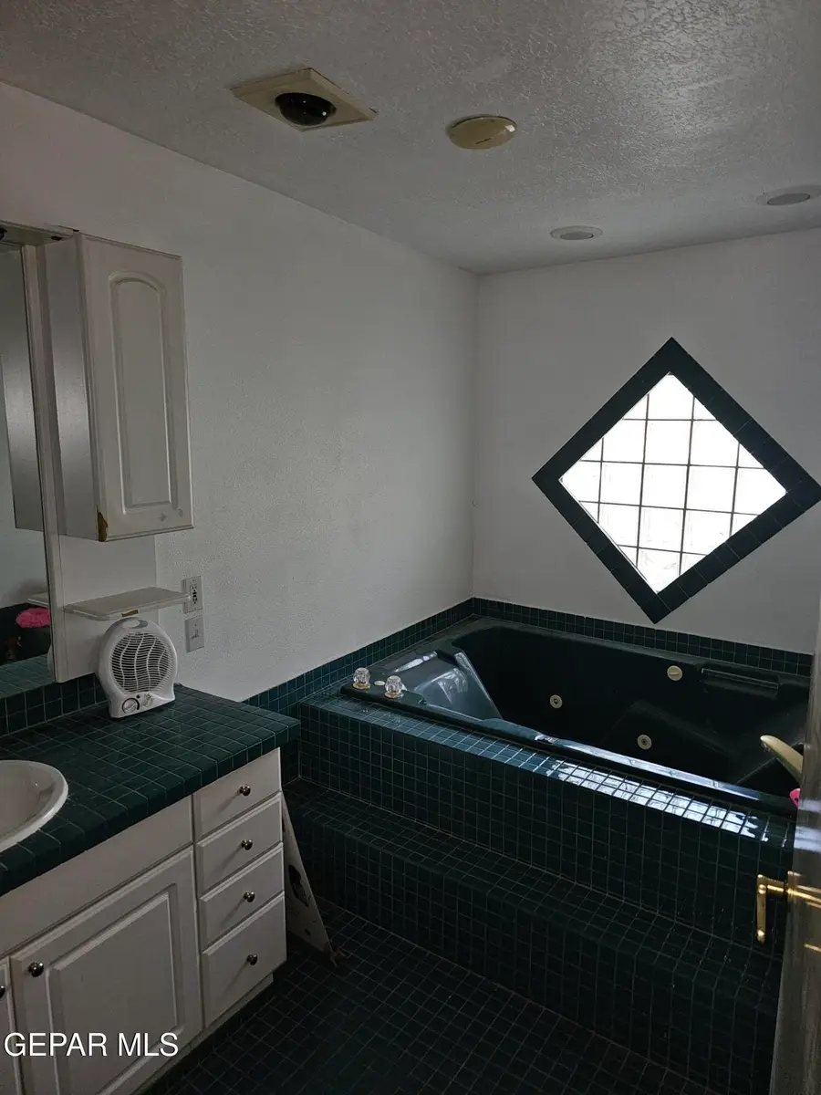 1804 Jerry Abbott Street, El Paso, TX 79936 - Image #2