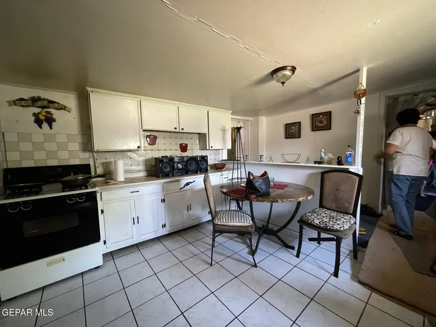 9991 Melissa Circle, Socorro, TX 79927 - Image #3