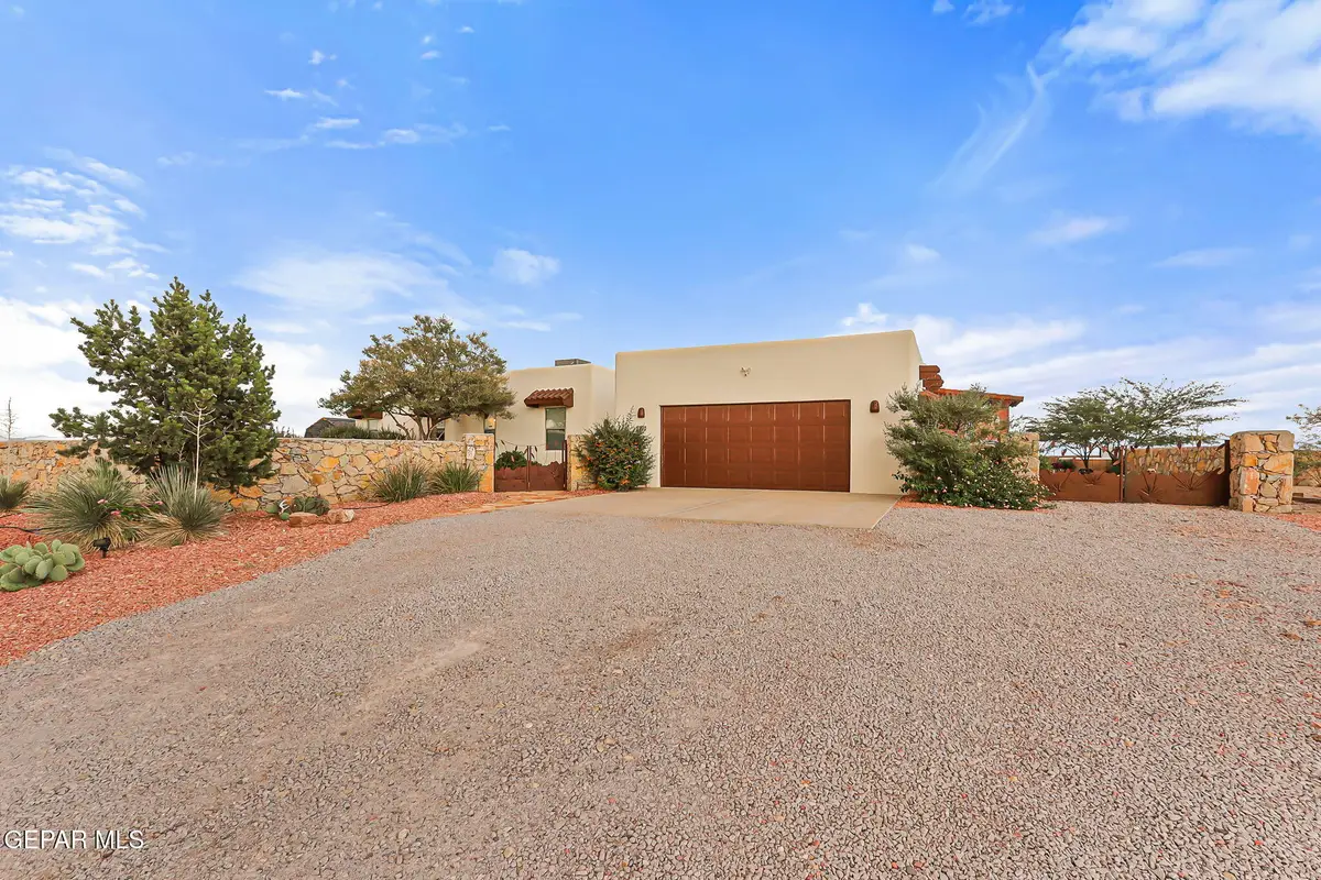 5890 Quesenberry Lane, Las Cruces, NM 88007 - Image #1