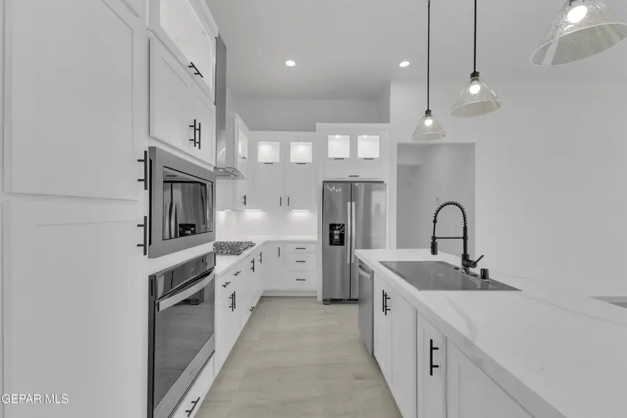 12848 Fredericksberg Avenue, El Paso, TX 79928 - Image #2