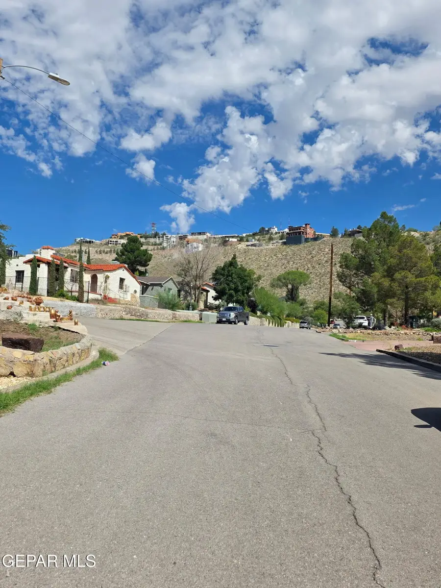 1104 Moore Street, El Paso, TX 79902 - Image #2