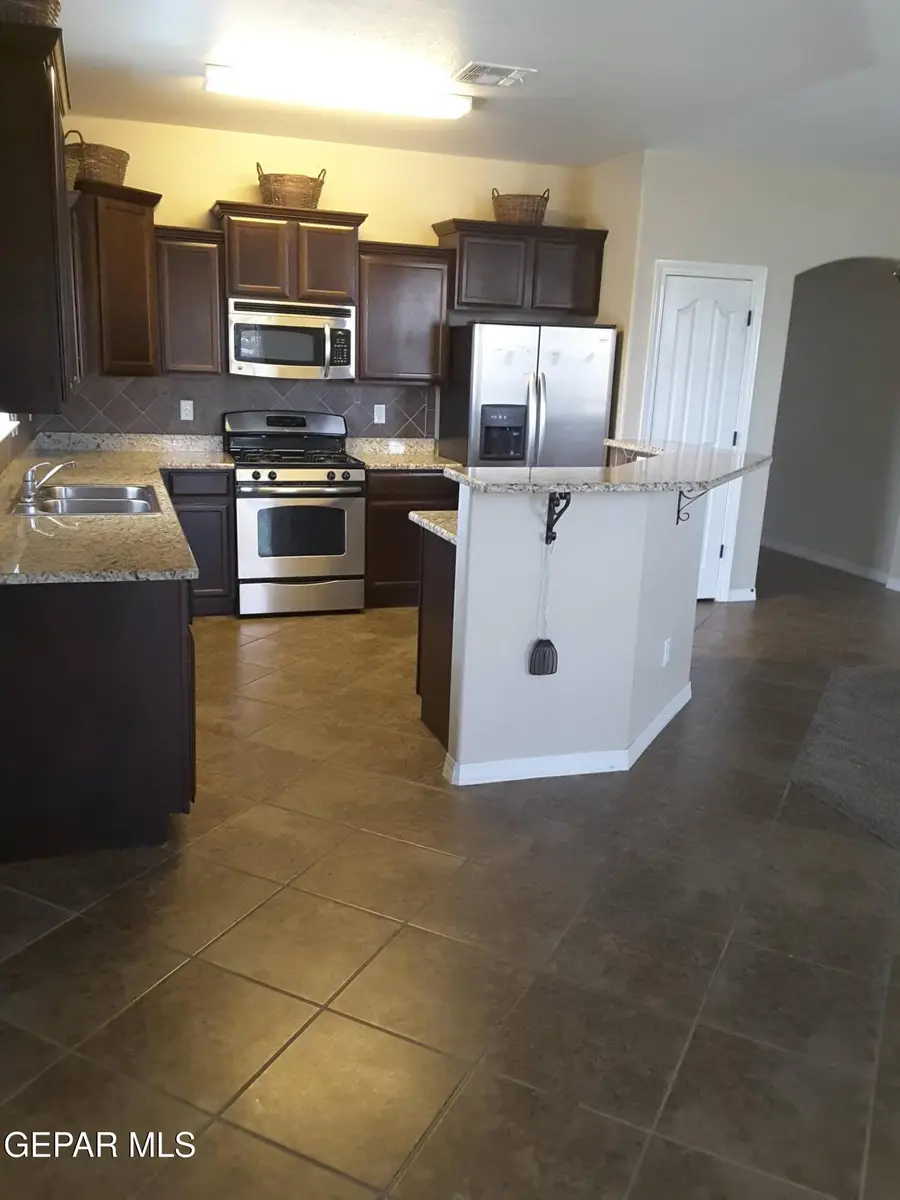 356 Emerald Acres Street, Horizon City, TX 79928 - Image #3