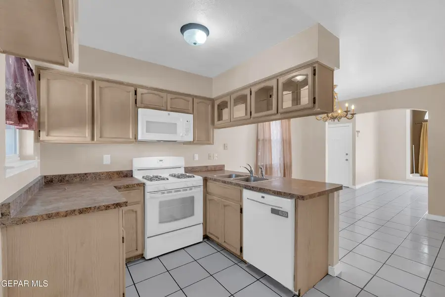 12085 Autumn Gate Drive, El Paso, TX 79936 - Image #3