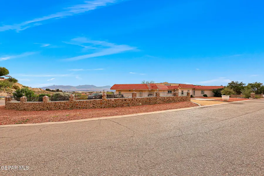 5716 Kingsfield Avenue, El Paso, TX 79912 - Image #3