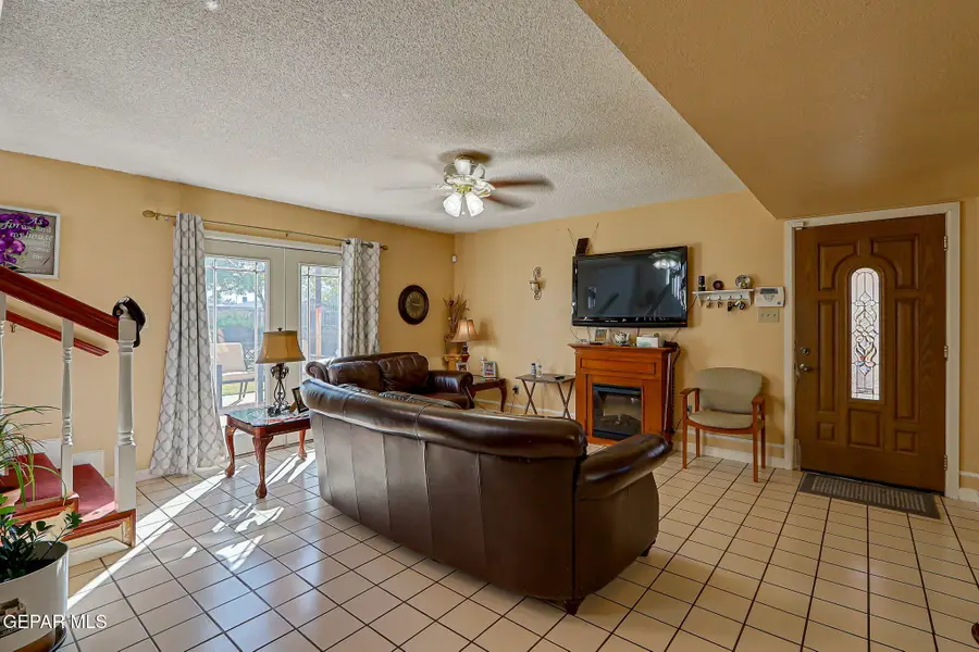 15972 N Horizon Boulevard, El Paso, TX 79928 - #2