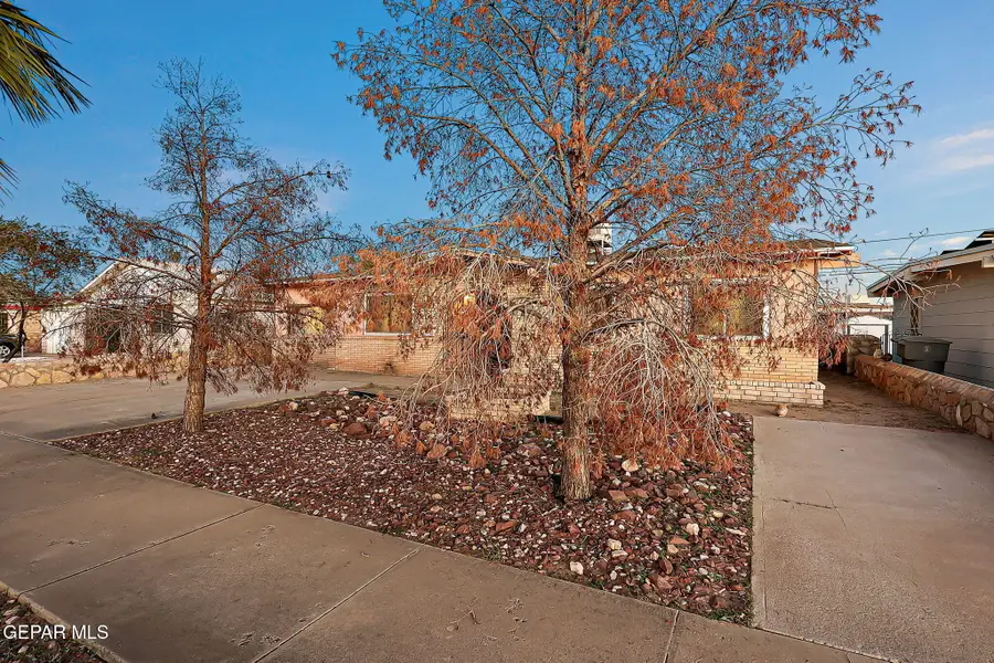 7925 Broadway Drive, El Paso, TX 79915 - Image #3