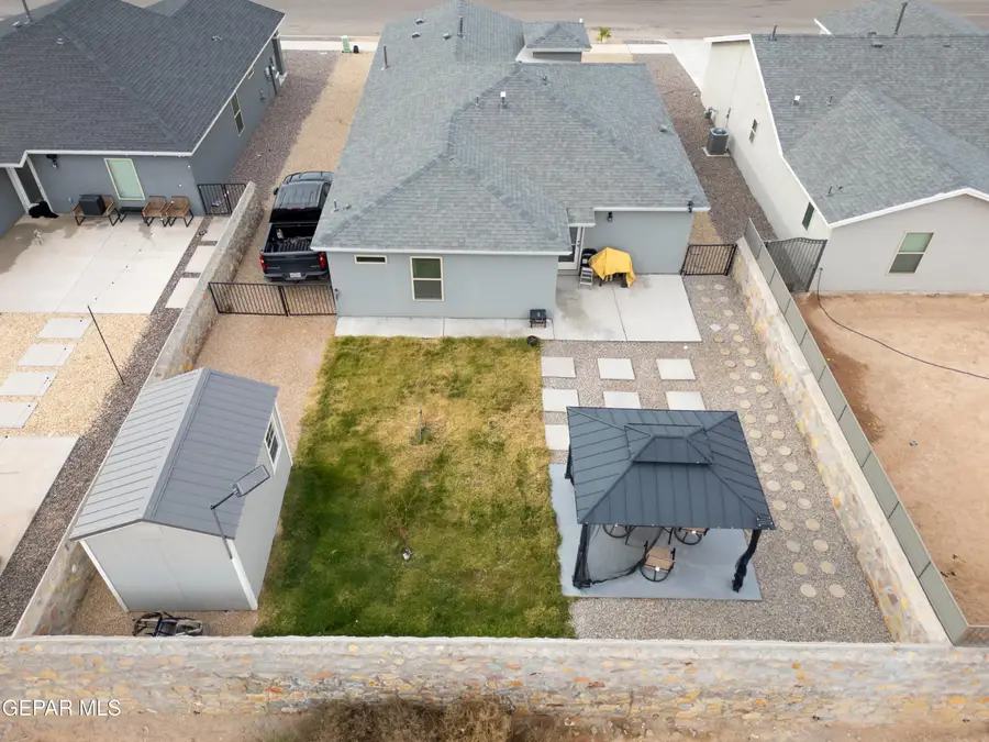 1068 Nalito Beltran Place, Horizon City, TX 79928 - Image #2