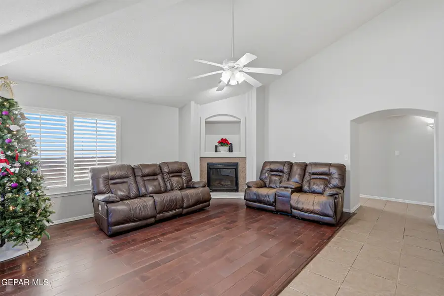 3828 Tierra Aurora Drive, El Paso, TX 79938 - Image #2