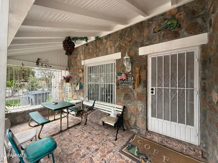 251 S Collingsworth Street, El Paso, TX 79905 - Image #2