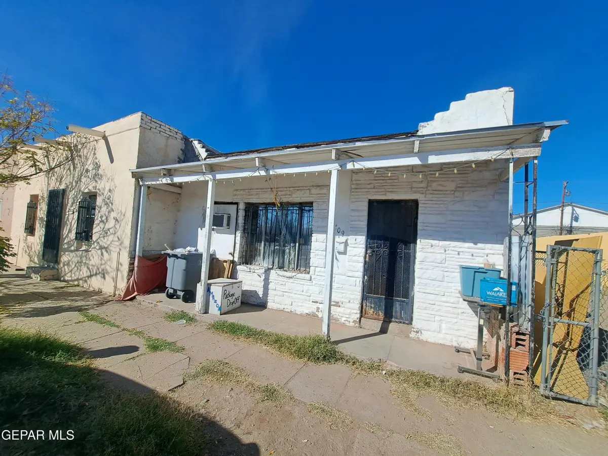 2209 Magoffin Avenue, El Paso, TX 79901 - Image #1