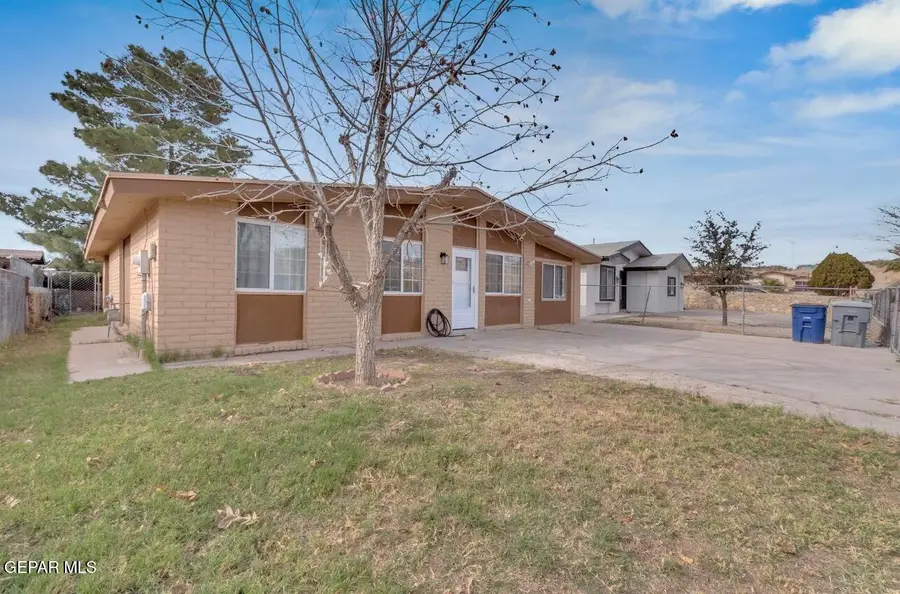 1057 Navarrette Circle, El Paso, TX 79907 - Image #3