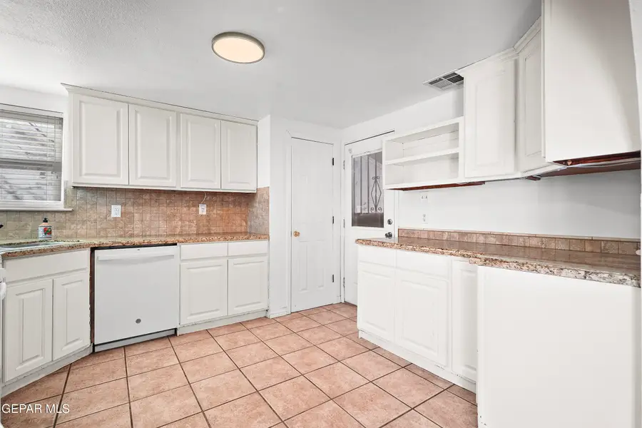 3224 Mountain Ridge Drive, El Paso, TX 79904 - Image #3