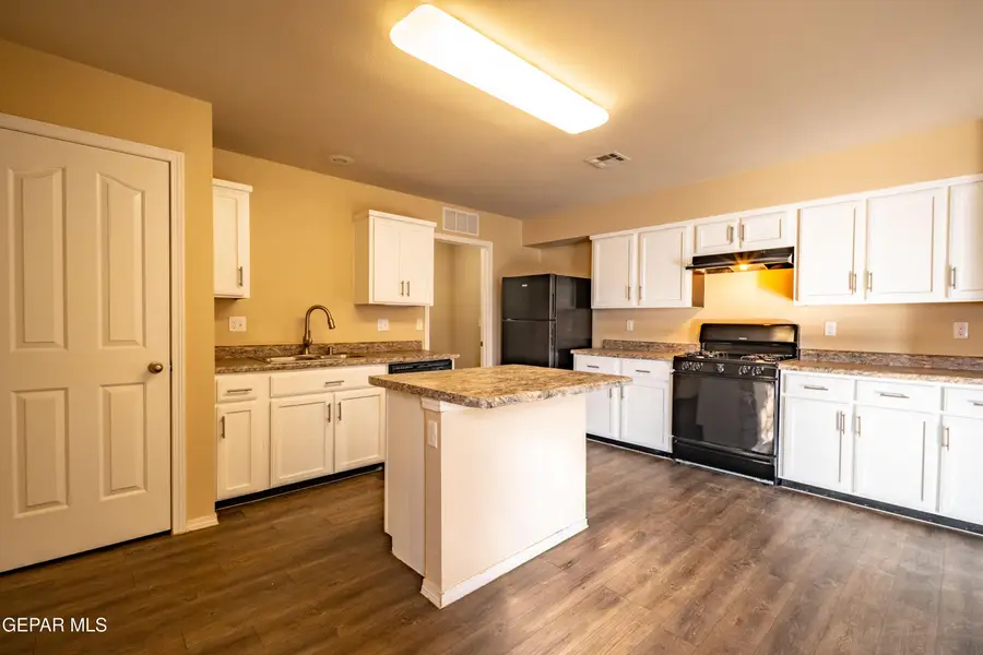 801 Nuevo Desierto Drive, Horizon City, TX 79928 - Image #2