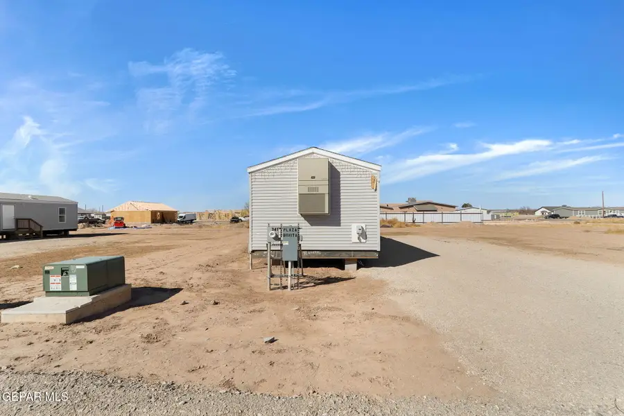 341 Plaza Bonita Way, Clint, TX 79836 - Image #2