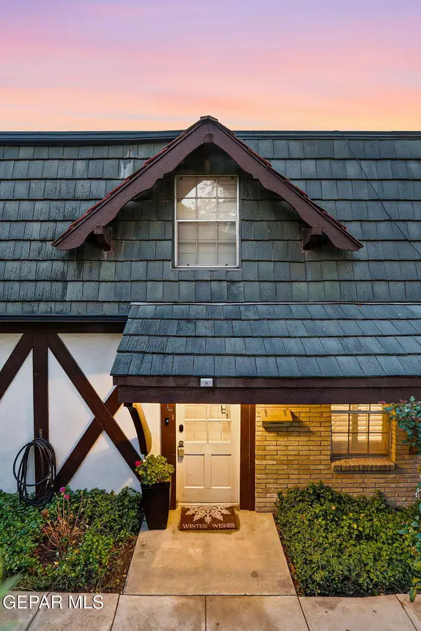 350 Thunderbird Drive #17, El Paso, TX 79912