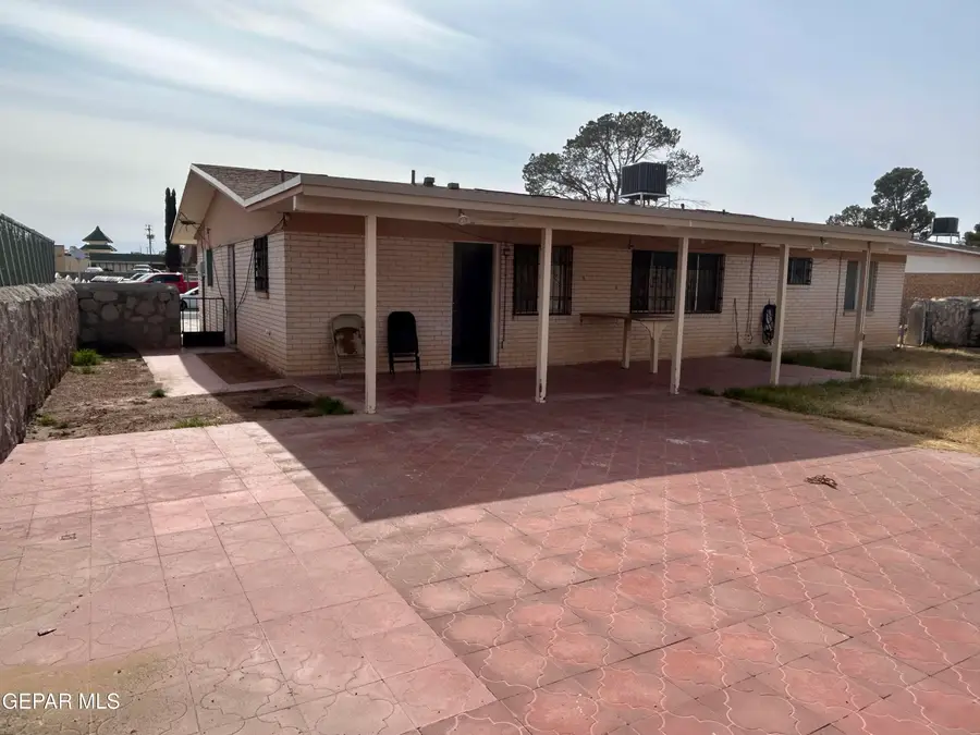 10829 Ivanhoe Drive, El Paso, TX 79935 - Image #3