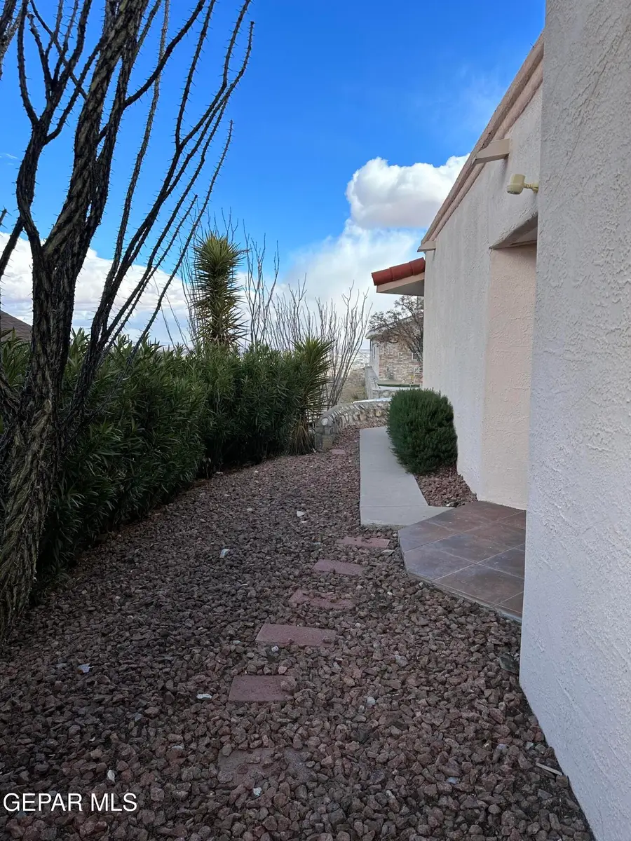 6829 Ridge Top Drive, El Paso, TX 79904 - Image #3