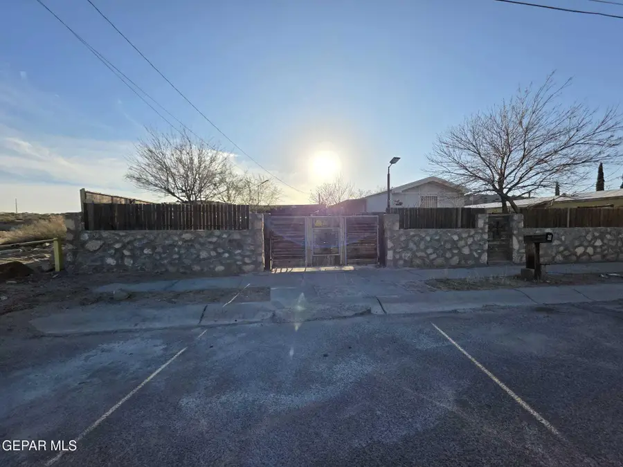 211 Carrizo Dr Drive, Sunland Park, NM 88063 - #3