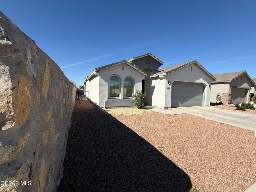 429 Soleil Road, Socorro, TX 79927 - Image #3