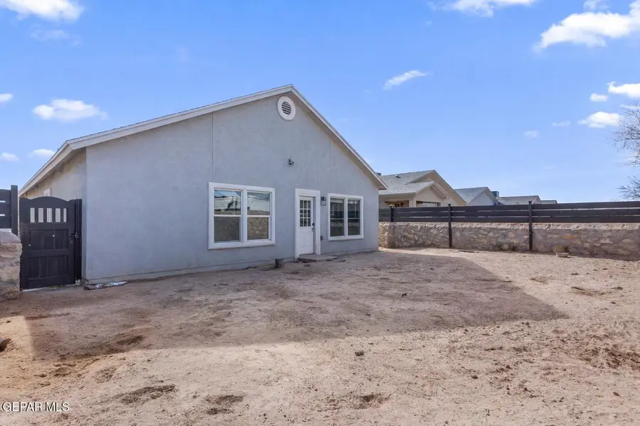 401 Plateau Drive, Socorro, TX 79927 - Image #3