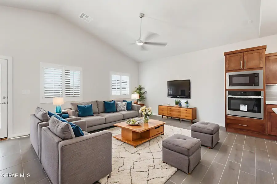 733 Paseo Modesto Drive, El Paso, TX 79928 - Image #2